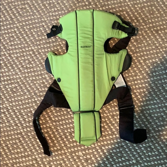 baby bjorn carrier green
